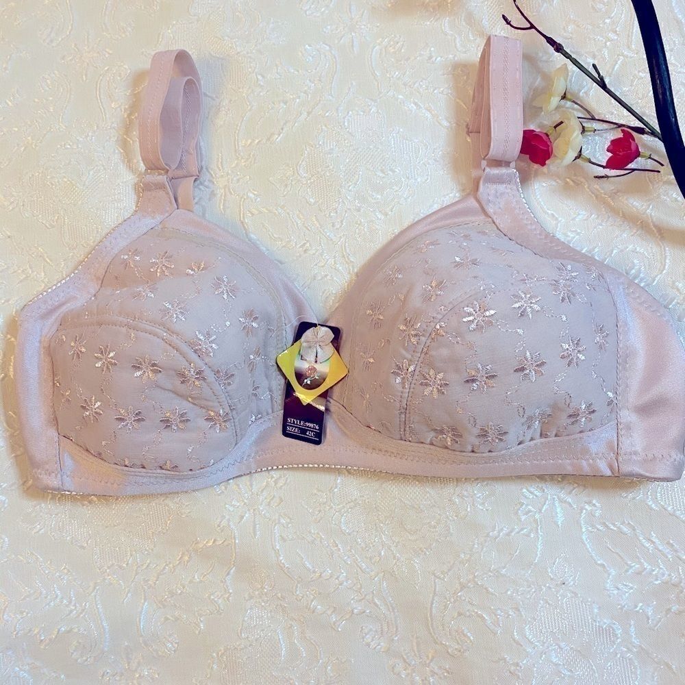🌷Lacy assorted embroidery floral print Bra 42C